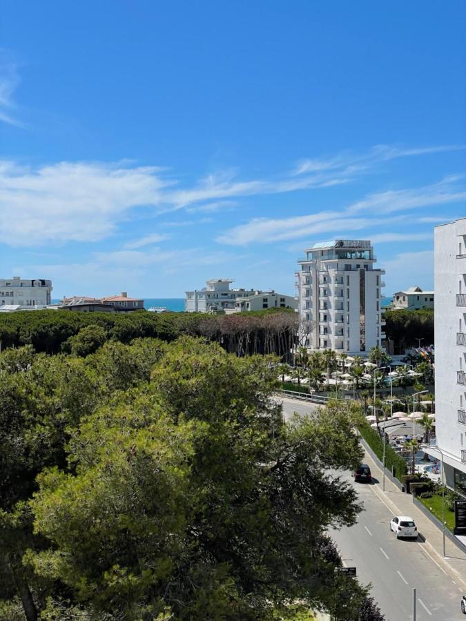 Adria Hotel Golem  Buitenkant foto