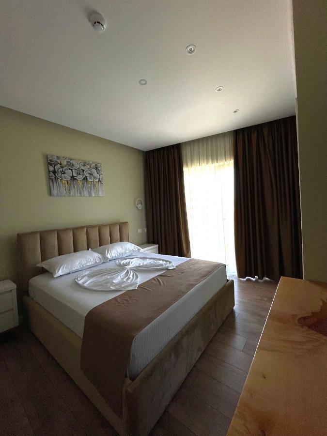 Adria Hotel Golem  Buitenkant foto