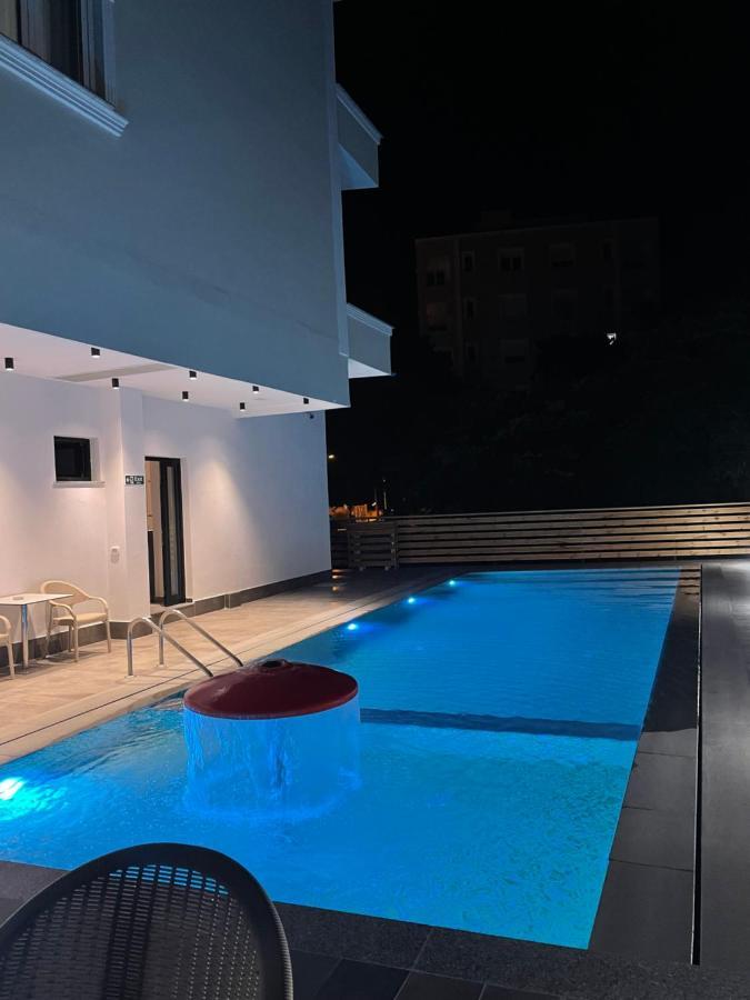Adria Hotel Golem  Buitenkant foto